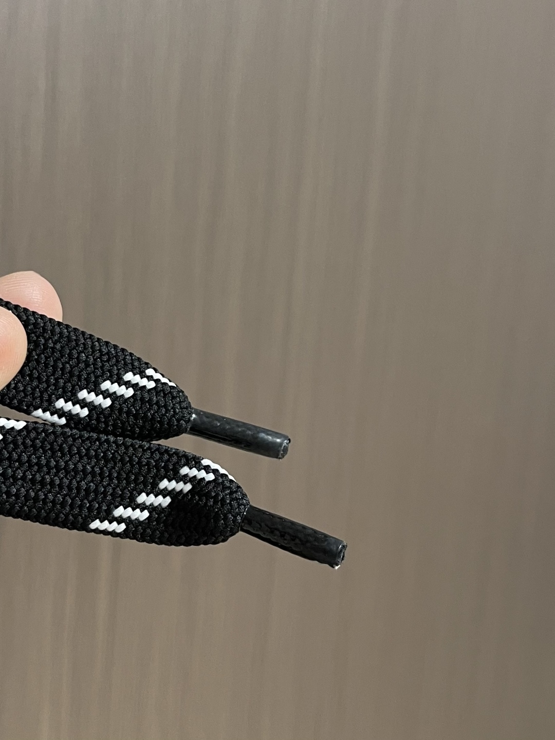 BALENCIAGA 巴黎世家高级通勤阔腿休闲裤，甄选进口高支长纤斜纹棉质混纺面料，手感软糯细腻，上身垂