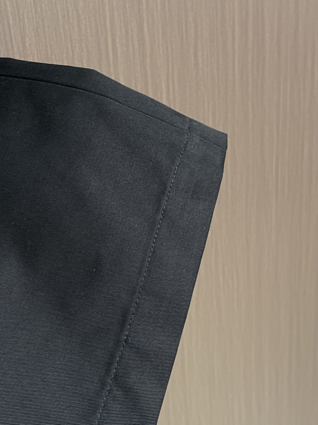 BALENCIAGA 巴黎世家高级通勤阔腿休闲裤，甄选进口高支长纤斜纹棉质混纺面料，手感软糯细腻，上身垂