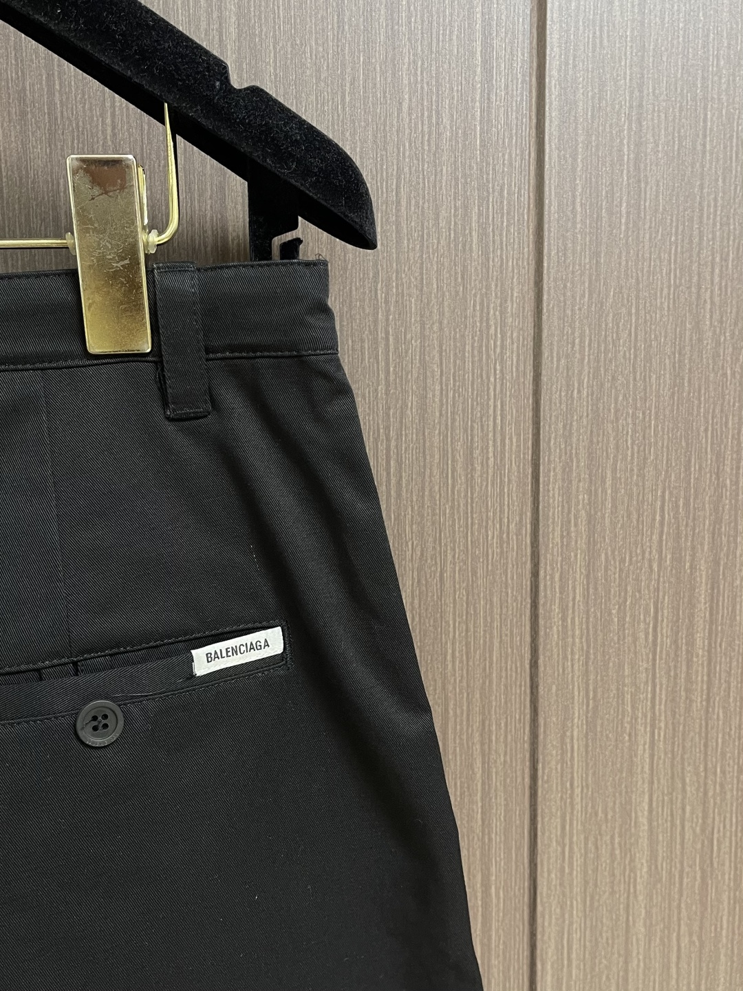 BALENCIAGA 巴黎世家高级通勤阔腿休闲裤，甄选进口高支长纤斜纹棉质混纺面料，手感软糯细腻，上身垂