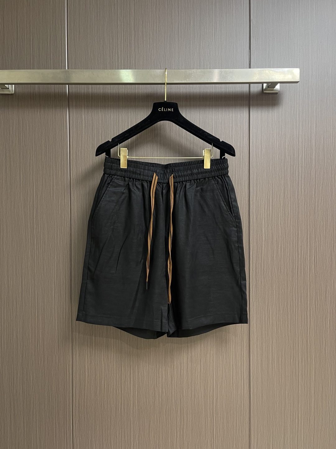 NO:827553,High-end ZEGNA 2026SS new spring and summer style, linen casual shorts. The original pants type upper body is casual and versatile, casual and lazy style, advanced custom fabrics, customized craftsmanship, extremely comfortable. High-end atmosphere. Sizes M-4XL, men's clothing, shorts,19860909高版ZEGNA 2026SS春夏季新款,亚麻休闲短裤.原版裤型上身休闲百搭、随性慵懒范,高级定制面料,订制工艺 舒适感爆棚.高端大气.尺码M-4XL,男装,shorts,,Women's clothing