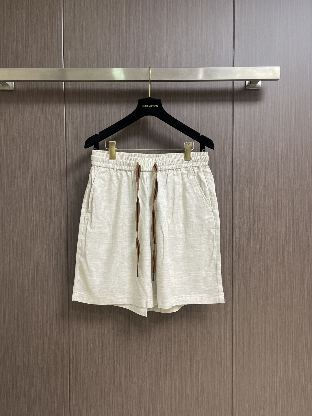 NO:827564,High-end ZEGNA 2026SS new spring and summer style, linen casual shorts. The original pants type upper body is casual and versatile, casual and lazy style, advanced custom fabrics, customized craftsmanship, extremely comfortable. High-end atmosphere. Sizes M-4XL, men's clothing, shorts,19860909高版ZEGNA 2026SS春夏季新款,亚麻休闲短裤.原版裤型上身休闲百搭、随性慵懒范,高级定制面料,订制工艺 舒适感爆棚.高端大气.尺码M-4XL,男装,shorts,,Women's clothing