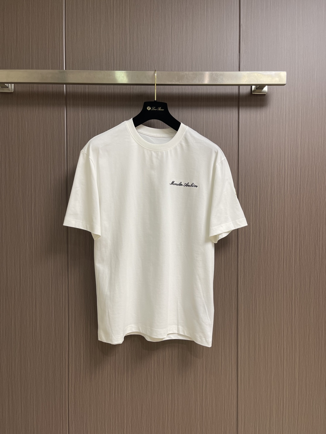 NO:848732,Moncler three-dimensional handwritten embroidered logo short-sleeved T-shirt, classic short-sleeved with 3 logos, trendy men's fashion, unparalleled in terms of upper body comfort, size M-3XL, T-shirt, tees, t-shirt,19860909Moncler 立体手写刺绣标识短袖T恤,经典短袖3标齐全,潮男时尚,无论是上身舒适度还是都是无可比拟的存在 尺码M-3XL,,T-shirt,tees，t-shirt,,Men's clothing