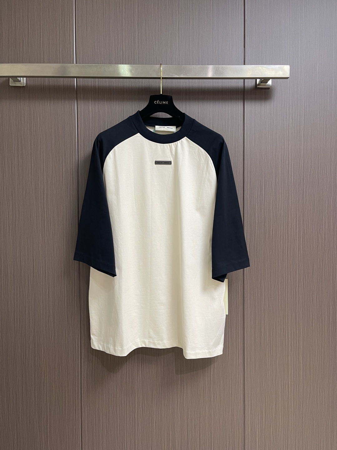 NO:928977,Essentials Fear of God FOG 2026ss new summer style handmade small label raglan color-blocked sleeves round neck pure cotton short-sleeved T-shirt, customized exclusive 260g pure cotton fabric, customized original craft thread, chest logo design!  Simple and elegant, easy to match and versatile, extremely high grade. Sizes XS-L,, T-shirt, tees, t-shirt,19860909Essentials Fear of God FOG 2026ss夏季新款手工小标插肩拼色袖圆领纯棉短袖T恤,定制专属260克纯棉面料,定制原版工艺螺纹,胸前logo标识设计！简约大方,从容百搭,档次极高.尺码XS-L,,T-shirt,tees，t-shirt,,Men's clothing