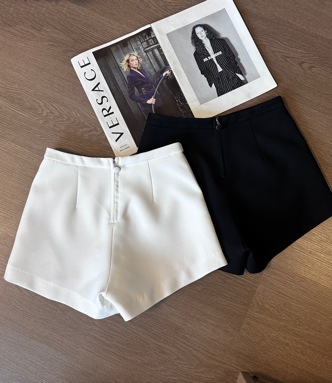 P357 High Quality Women’s Clothes with Packaging Sanctuary New pair of shorts sml in black and white - 图片 9