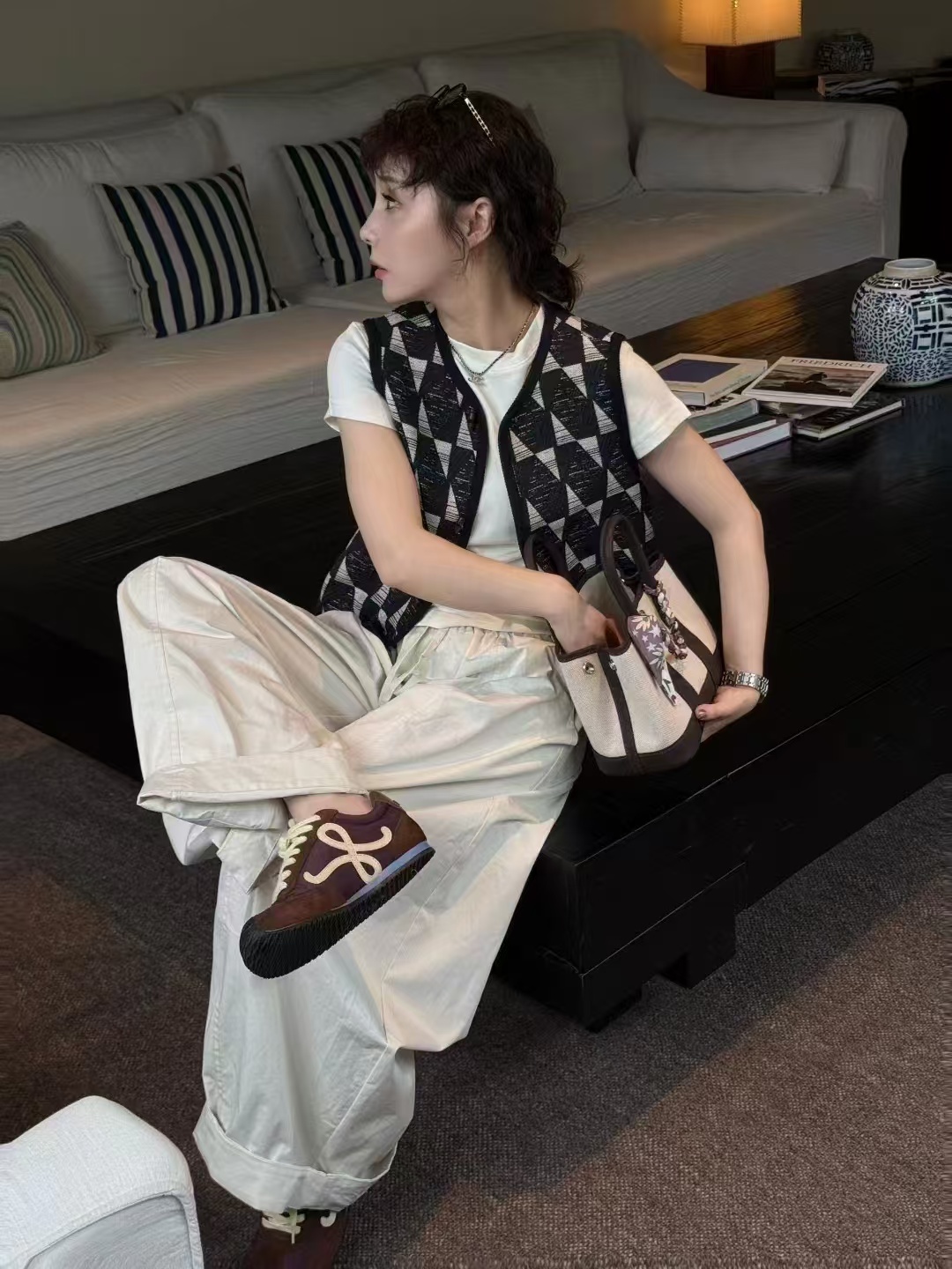 “High-Quality Women’s Winter Clothes: English-Style LV Packaging in SMLXL Sizes” - 图片 3
