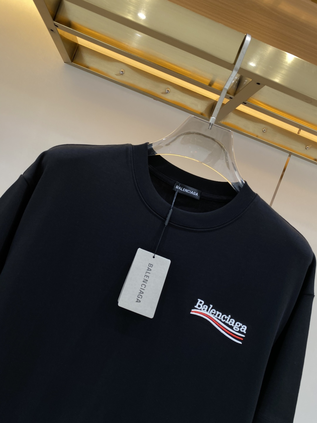 支持年后售后✅《𝙉𝙚𝙬🖤❤️巴黎家》2026新款首发专柜最新款短袖圆领T恤 高端订制 设计前卫时尚！刺绣