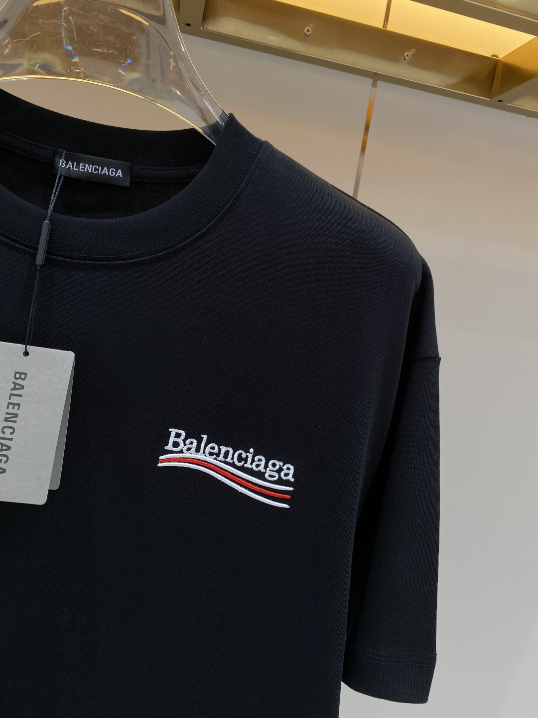 支持年后售后✅《𝙉𝙚𝙬🖤❤️巴黎家》2026新款首发专柜最新款短袖圆领T恤 高端订制 设计前卫时尚！刺绣