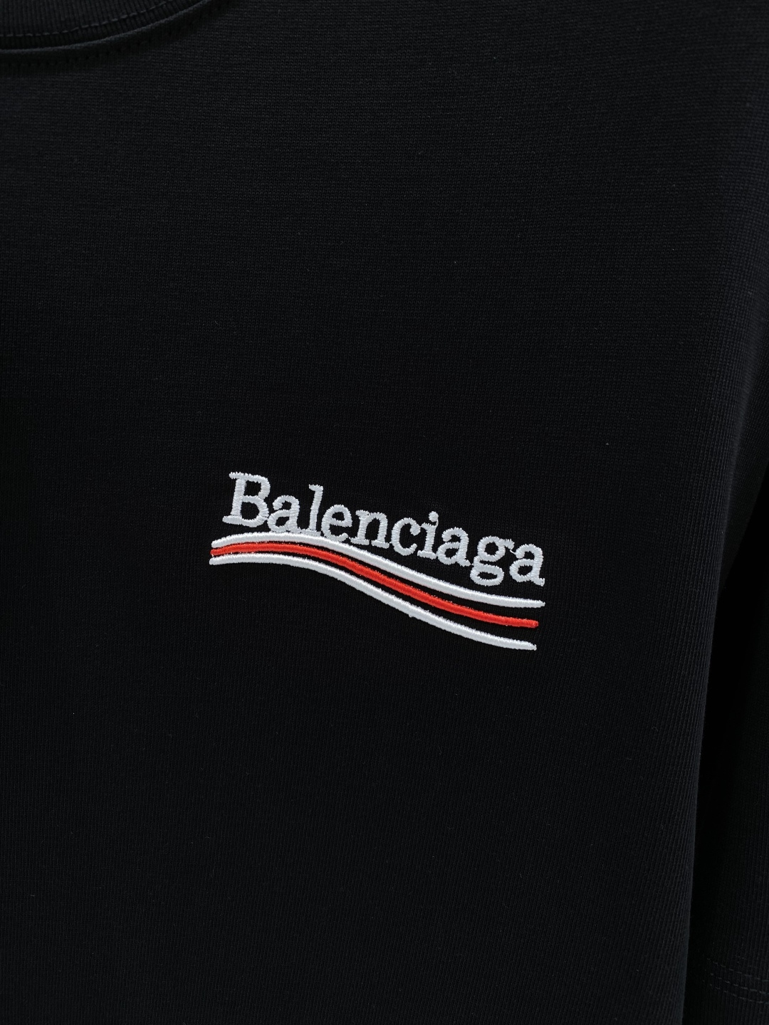 支持年后售后✅《𝙉𝙚𝙬🖤❤️巴黎家》2026新款首发专柜最新款短袖圆领T恤 高端订制 设计前卫时尚！刺绣