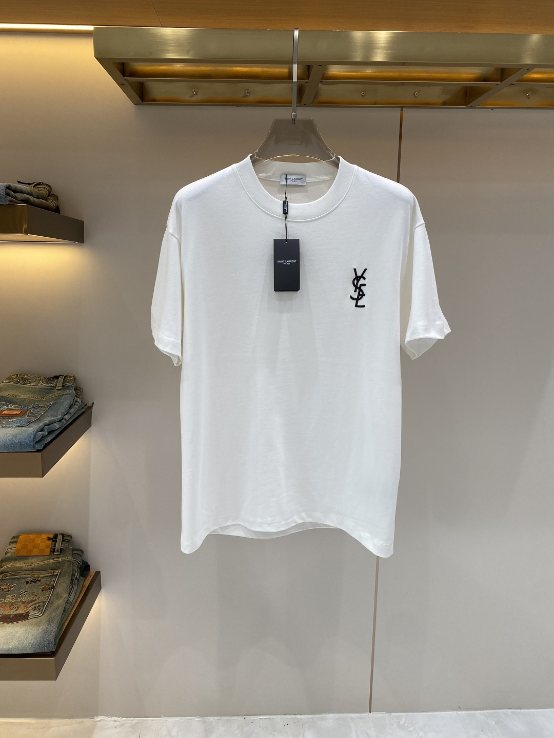 支持年后售后✅《𝙉𝙚𝙬🖤❤️圣罗家》2026短袖 顶级进口私货，高端字母短袖，时尚不失奢华 品质毋庸置疑