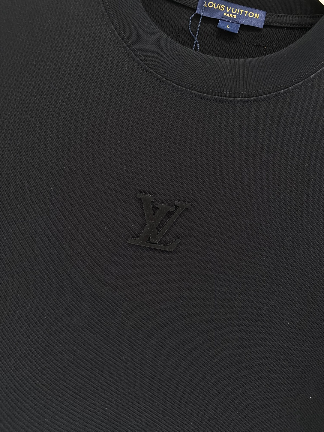 支持年后售后✅《𝙉𝙚𝙬🖤❤️驴家》2026短袖 顶级进口私货，高端字母短袖，时尚不失奢华 品质毋庸置疑 