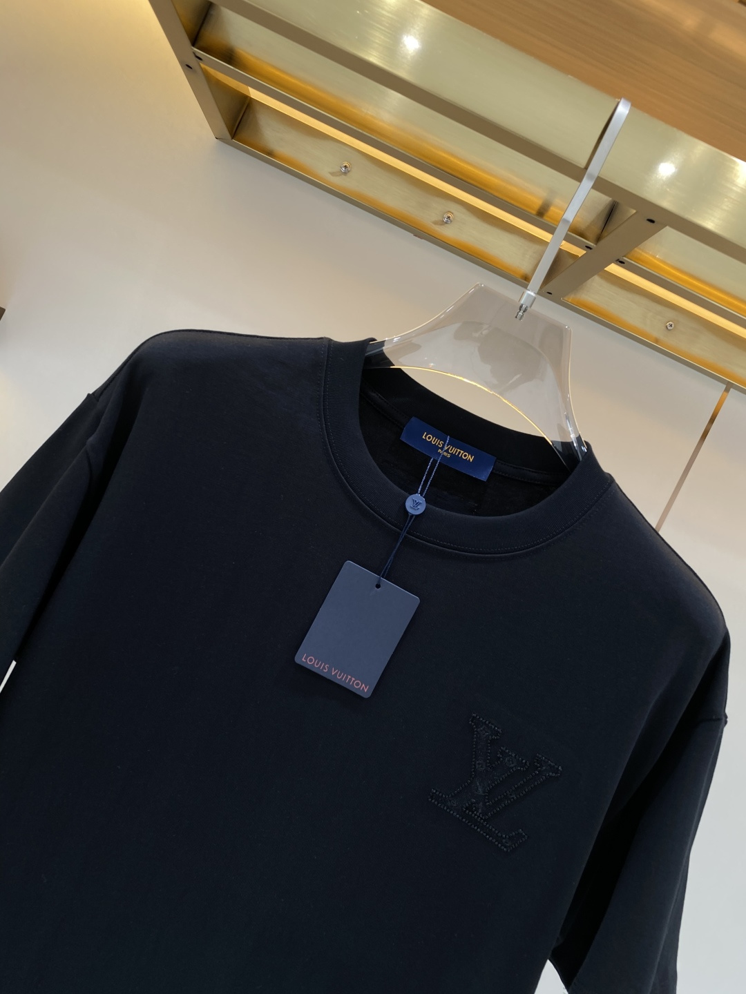 支持年后售后✅《𝙉𝙚𝙬🖤❤️驴家》2026短袖 顶级进口私货，高端字母短袖，时尚不失奢华 品质毋庸置疑 