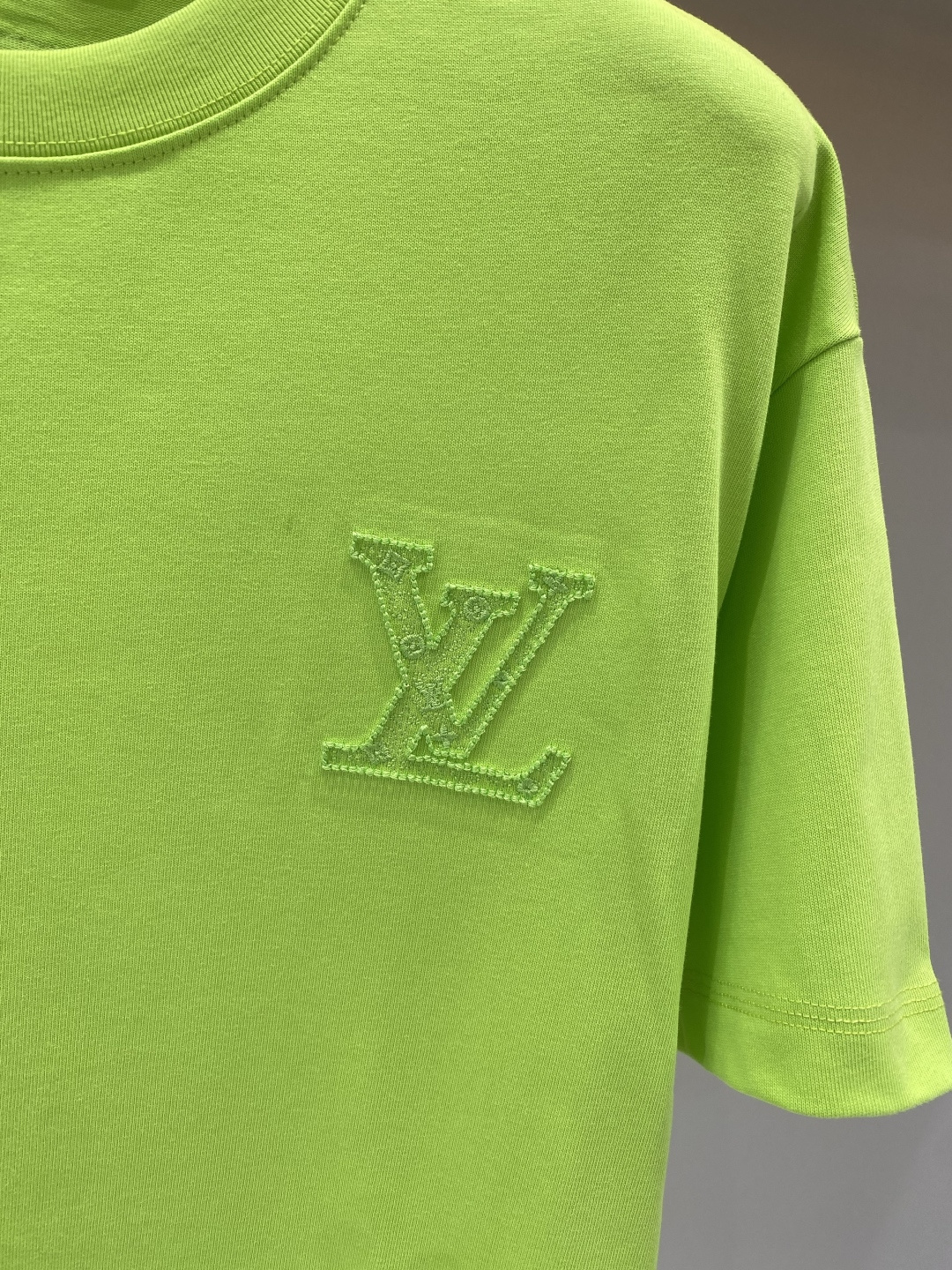 支持年后售后✅《𝙉𝙚𝙬🖤❤️驴家》2026短袖 顶级进口私货，高端字母短袖，时尚不失奢华 品质毋庸置疑 