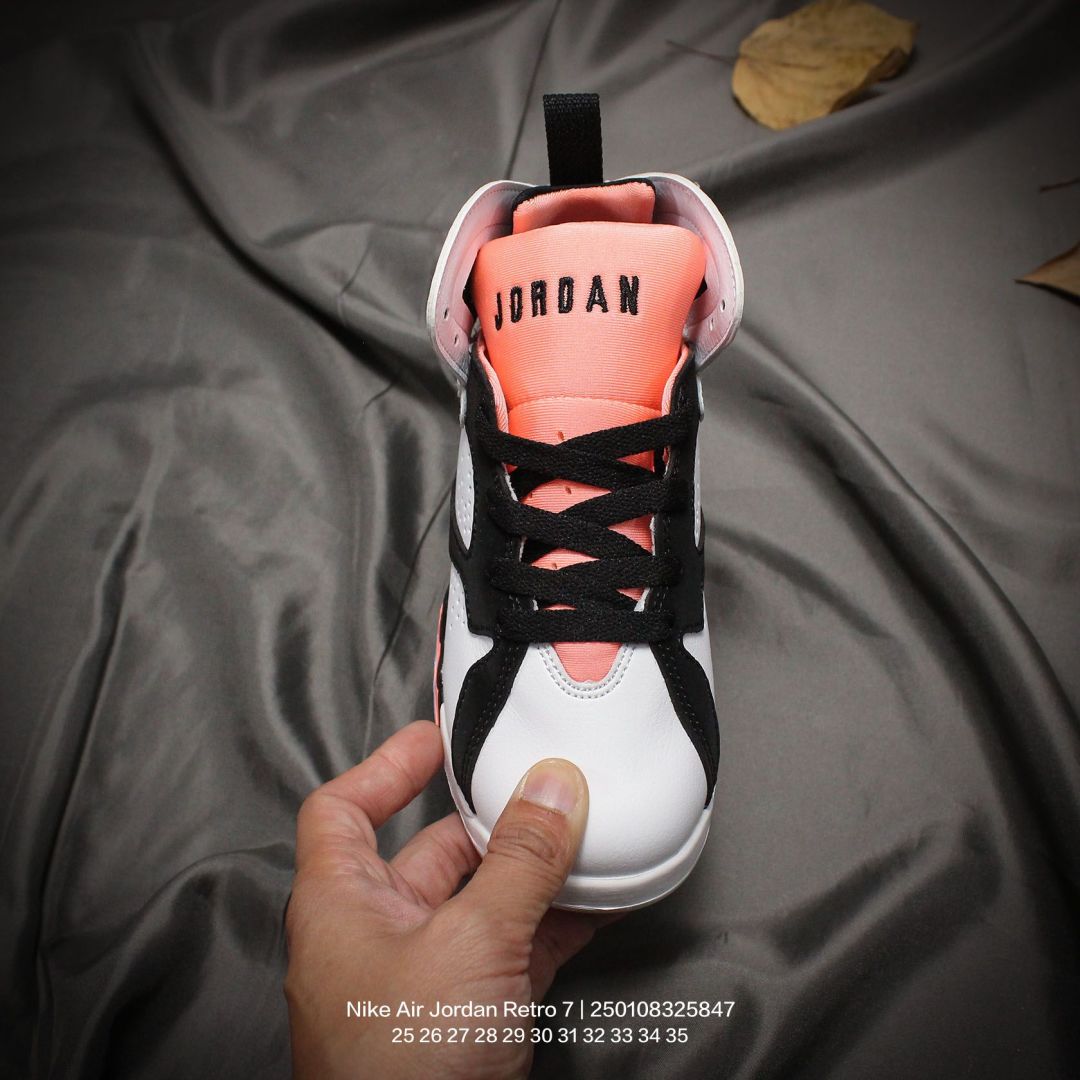图片[2]-Jordan/乔丹 中大童学生的潮流童鞋❗️潮爹潮妈追寻的单品🎁采用贴膜牛培皮革鞋面材质，中底钢印及缜密拉帮效果❗️耐克乔丹Nike Air Jordan Retro 7乔丹AJ7代中帮复古休闲文化篮球鞋\” 类型：童鞋 尺码：25 26 27 28 29 30 31 32 33 34 35-选品中心