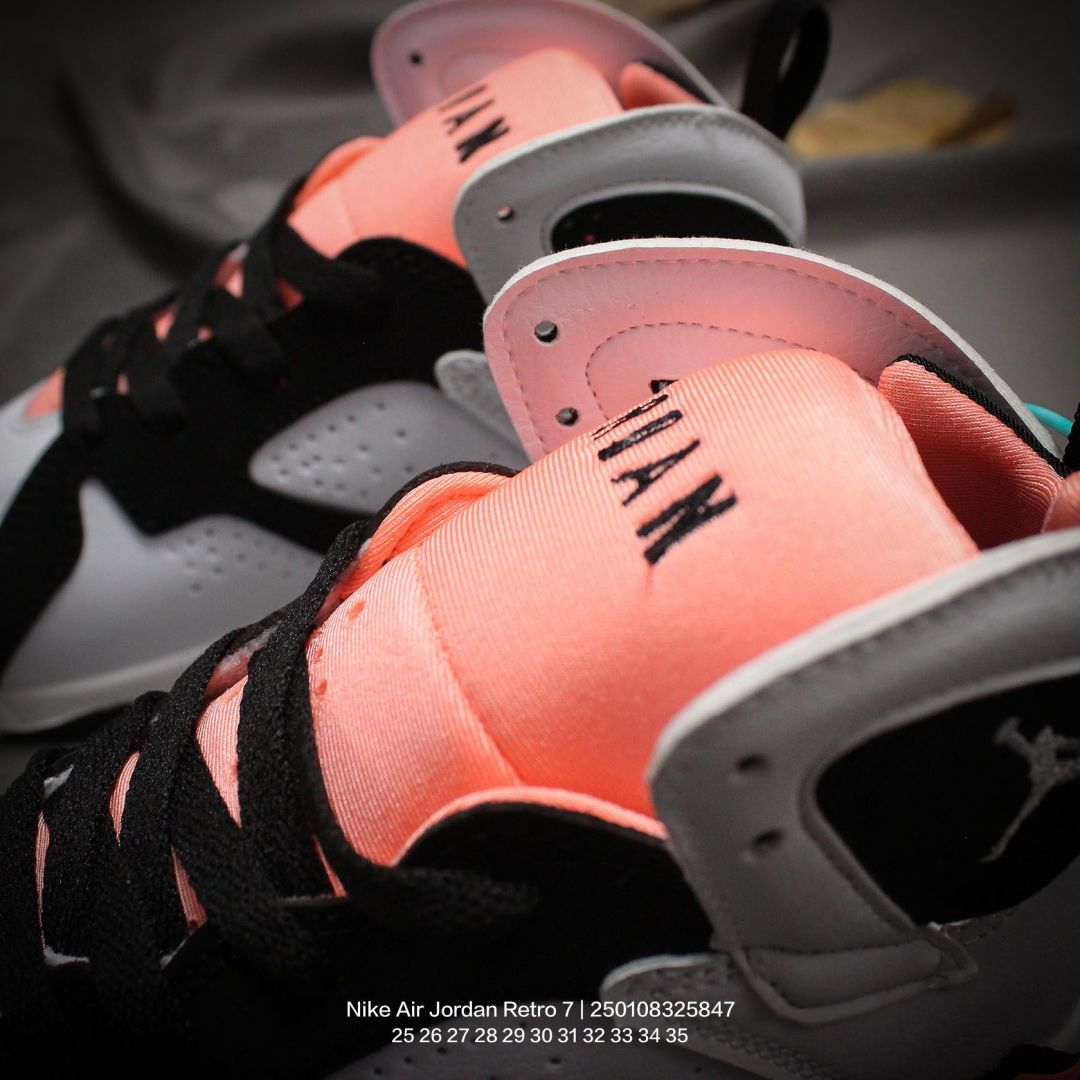 图片[7]-Jordan/乔丹 中大童学生的潮流童鞋❗️潮爹潮妈追寻的单品🎁采用贴膜牛培皮革鞋面材质，中底钢印及缜密拉帮效果❗️耐克乔丹Nike Air Jordan Retro 7乔丹AJ7代中帮复古休闲文化篮球鞋\” 类型：童鞋 尺码：25 26 27 28 29 30 31 32 33 34 35-选品中心