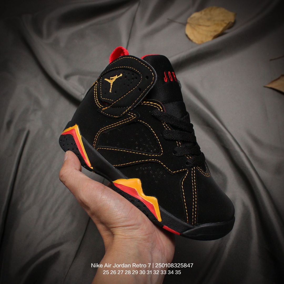 图片[5]-🈴 Jordan/乔丹 中大童学生的潮流童鞋❗️潮爹潮妈追寻的单品🎁采用贴膜牛培皮革鞋面材质，中底钢印及缜密拉帮效果❗️耐克乔丹Nike Air Jordan Retro 7乔丹AJ7代中帮复古休闲文化篮球鞋\” 类型：童鞋 尺码：25 26 27 28 29 30 31 32 33 34 35-选品中心