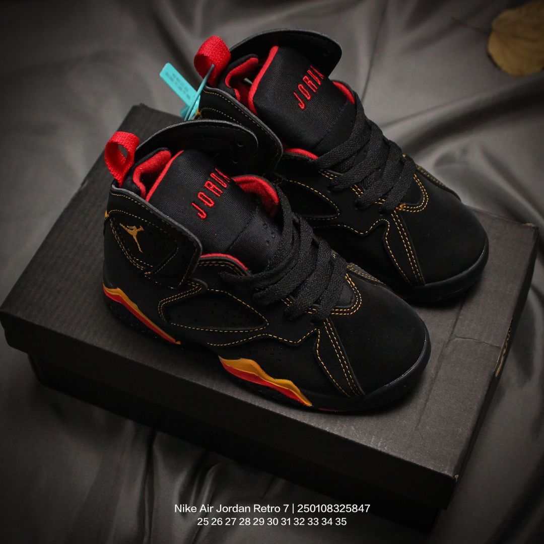 图片[9]-Jordan/乔丹 中大童学生的潮流童鞋❗️潮爹潮妈追寻的单品🎁采用贴膜牛培皮革鞋面材质，中底钢印及缜密拉帮效果❗️耐克乔丹Nike Air Jordan Retro 7乔丹AJ7代中帮复古休闲文化篮球鞋\” 类型：童鞋 尺码：25 26 27 28 29 30 31 32 33 34 35-选品中心