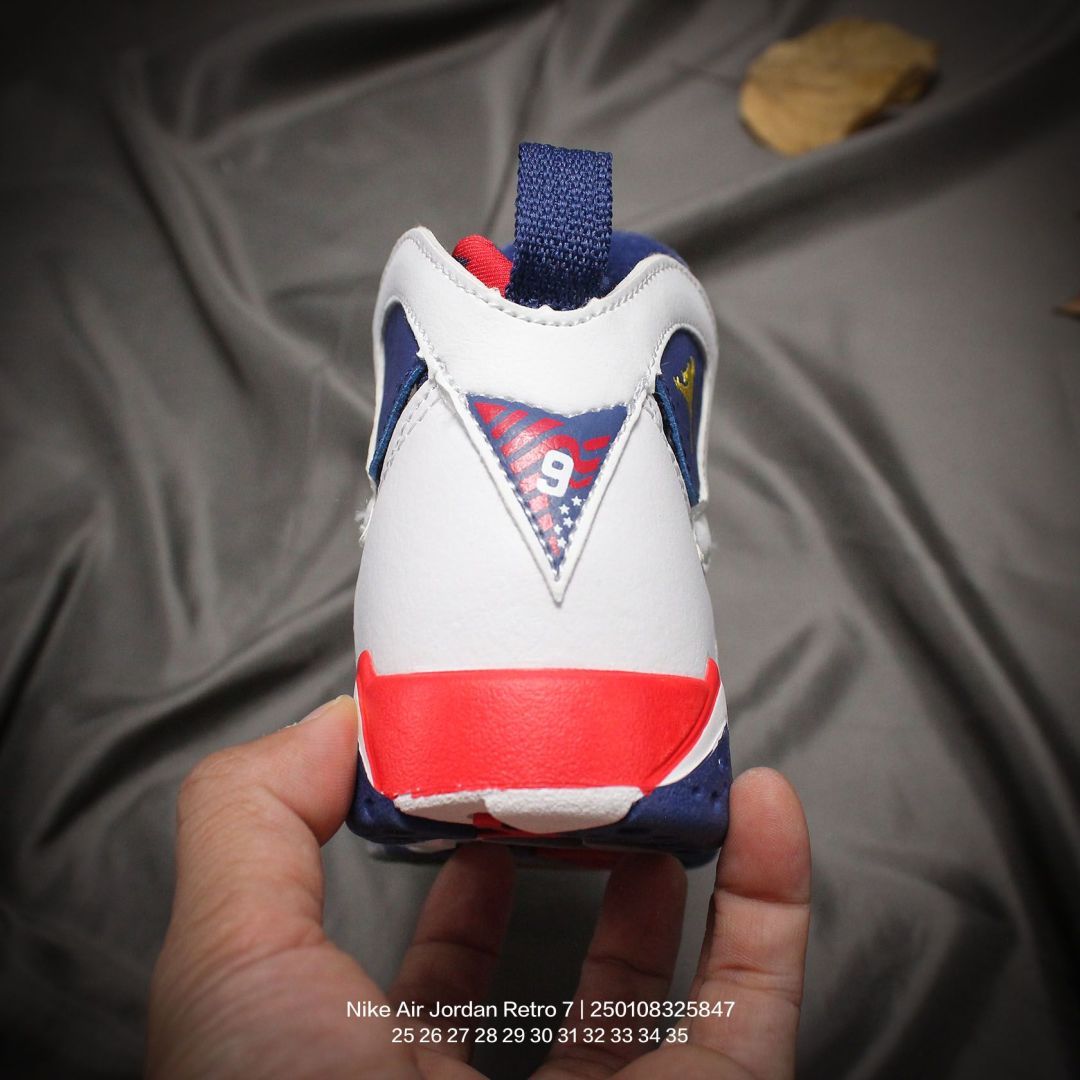 图片[4]-Jordan/乔丹 中大童学生的潮流童鞋❗️潮爹潮妈追寻的单品🎁采用贴膜牛培皮革鞋面材质，中底钢印及缜密拉帮效果❗️耐克乔丹Nike Air Jordan Retro 7乔丹AJ7代中帮复古休闲文化篮球鞋\” 类型：童鞋 尺码：25 26 27 28 29 30 31 32 33 34 35-选品中心