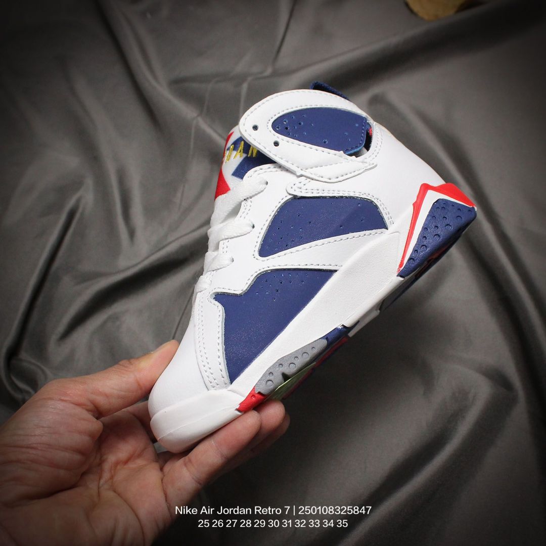 图片[3]-Jordan/乔丹 中大童学生的潮流童鞋❗️潮爹潮妈追寻的单品🎁采用贴膜牛培皮革鞋面材质，中底钢印及缜密拉帮效果❗️耐克乔丹Nike Air Jordan Retro 7乔丹AJ7代中帮复古休闲文化篮球鞋\” 类型：童鞋 尺码：25 26 27 28 29 30 31 32 33 34 35-选品中心