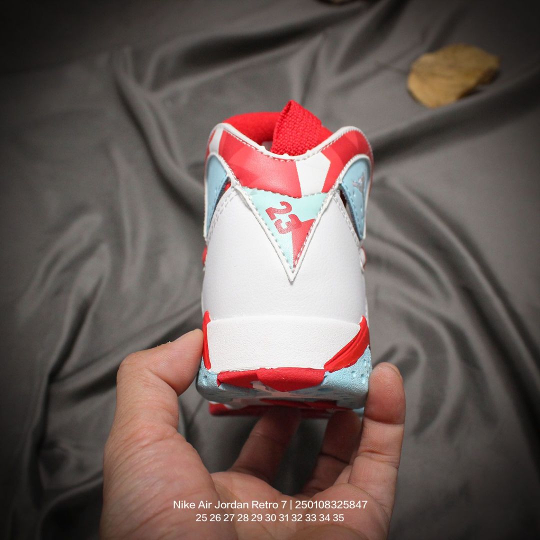 图片[4]-Jordan/乔丹 中大童学生的潮流童鞋❗️潮爹潮妈追寻的单品🎁采用贴膜牛培皮革鞋面材质，中底钢印及缜密拉帮效果❗️耐克乔丹Nike Air Jordan Retro 7乔丹AJ7代中帮复古休闲文化篮球鞋\” 类型：童鞋 尺码：25 26 27 28 29 30 31 32 33 34 35-选品中心