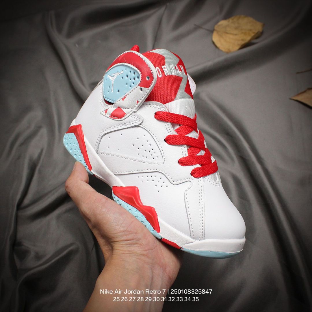 图片[2]-🈴 Jordan/乔丹 中大童学生的潮流童鞋❗️潮爹潮妈追寻的单品🎁采用贴膜牛培皮革鞋面材质，中底钢印及缜密拉帮效果❗️耐克乔丹Nike Air Jordan Retro 7乔丹AJ7代中帮复古休闲文化篮球鞋\” 类型：童鞋 尺码：25 26 27 28 29 30 31 32 33 34 35-选品中心
