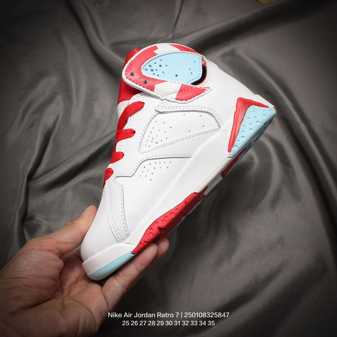 图片[3]-Jordan/乔丹 中大童学生的潮流童鞋❗️潮爹潮妈追寻的单品🎁采用贴膜牛培皮革鞋面材质，中底钢印及缜密拉帮效果❗️耐克乔丹Nike Air Jordan Retro 7乔丹AJ7代中帮复古休闲文化篮球鞋\” 类型：童鞋 尺码：25 26 27 28 29 30 31 32 33 34 35-选品中心