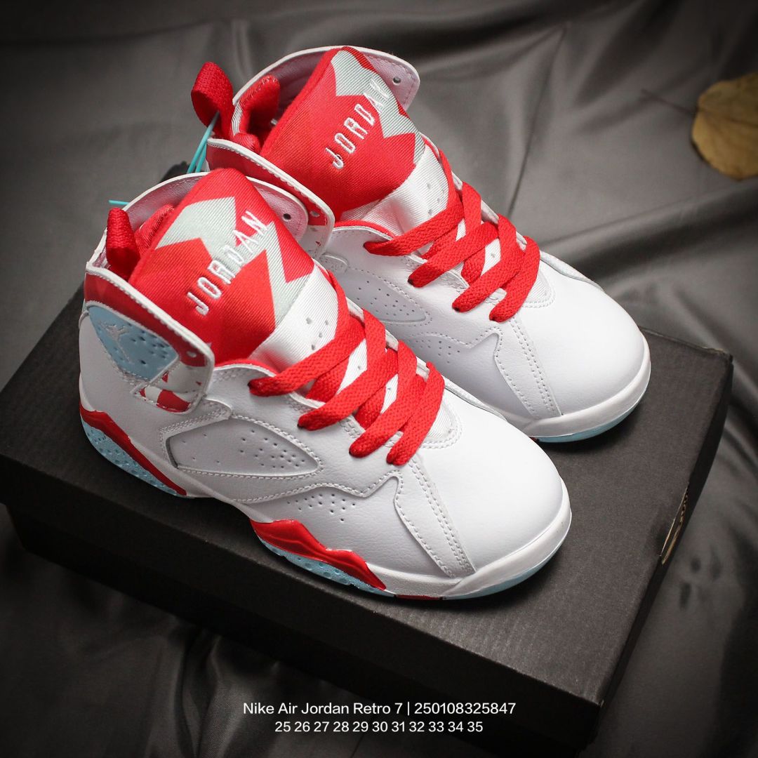 图片[9]-Jordan/乔丹 中大童学生的潮流童鞋❗️潮爹潮妈追寻的单品🎁采用贴膜牛培皮革鞋面材质，中底钢印及缜密拉帮效果❗️耐克乔丹Nike Air Jordan Retro 7乔丹AJ7代中帮复古休闲文化篮球鞋\” 类型：童鞋 尺码：25 26 27 28 29 30 31 32 33 34 35-选品中心