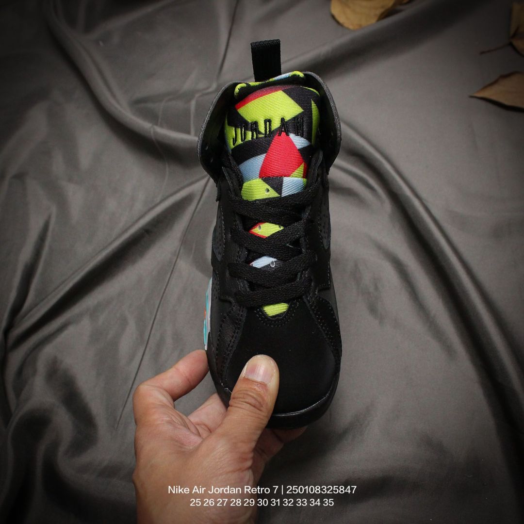 图片[2]-Jordan/乔丹 中大童学生的潮流童鞋❗️潮爹潮妈追寻的单品🎁采用贴膜牛培皮革鞋面材质，中底钢印及缜密拉帮效果❗️耐克乔丹Nike Air Jordan Retro 7乔丹AJ7代中帮复古休闲文化篮球鞋\” 类型：童鞋 尺码：25 26 27 28 29 30 31 32 33 34 35-选品中心