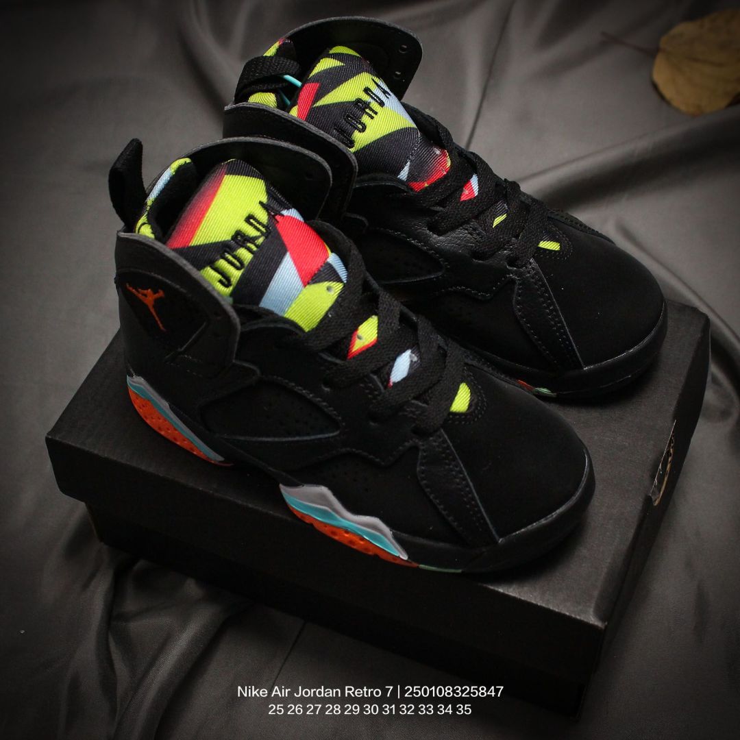 图片[9]-Jordan/乔丹 中大童学生的潮流童鞋❗️潮爹潮妈追寻的单品🎁采用贴膜牛培皮革鞋面材质，中底钢印及缜密拉帮效果❗️耐克乔丹Nike Air Jordan Retro 7乔丹AJ7代中帮复古休闲文化篮球鞋\” 类型：童鞋 尺码：25 26 27 28 29 30 31 32 33 34 35-选品中心