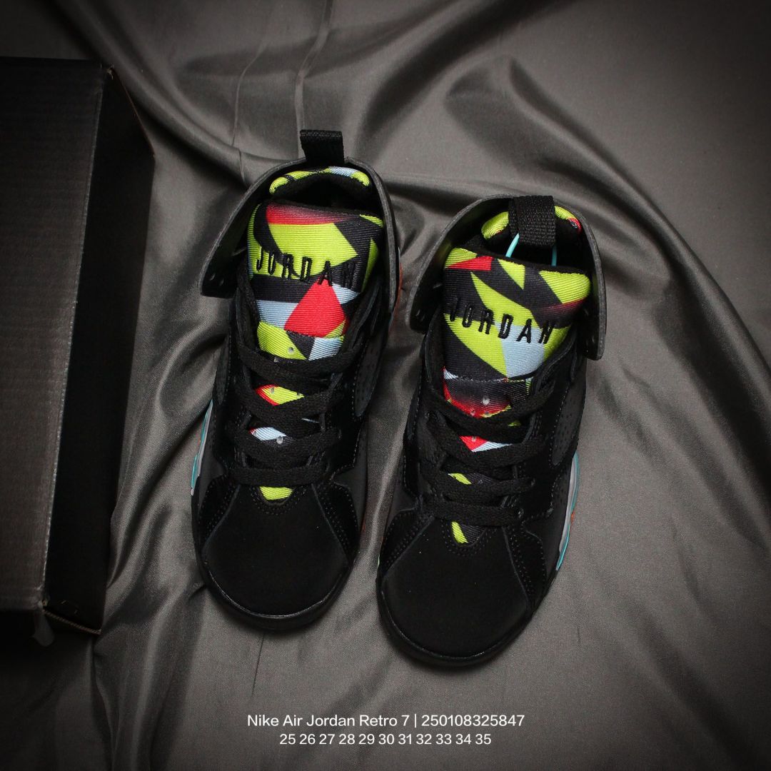 图片[8]-Jordan/乔丹 中大童学生的潮流童鞋❗️潮爹潮妈追寻的单品🎁采用贴膜牛培皮革鞋面材质，中底钢印及缜密拉帮效果❗️耐克乔丹Nike Air Jordan Retro 7乔丹AJ7代中帮复古休闲文化篮球鞋\” 类型：童鞋 尺码：25 26 27 28 29 30 31 32 33 34 35-选品中心