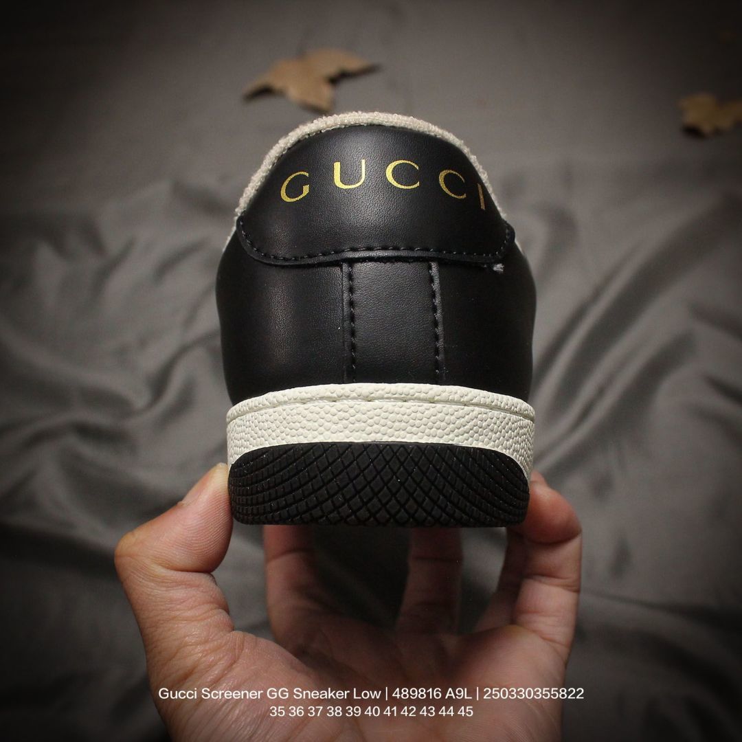 💰140
GUCCI/古驰 男女鞋广东原产品质，采用软感磨砂小牛皮及丹宁面料鞋面材质(轻度磨破做旧效果!!)，饰金属双G椭圆形珐琅细节，正确抓绒毛巾绒内里及皮革灌塑PU乳胶脚垫，外置做旧效果双层TPU防变形橡胶大底❗️意大利时装奢饰品牌·古驰Gucci Screener GG Sneaker Low 经典原型系列复古百搭老爹做旧休闲板 489816 A9L

类型：女鞋
码数：35 36 37 38 39 40
编码：250330355.822