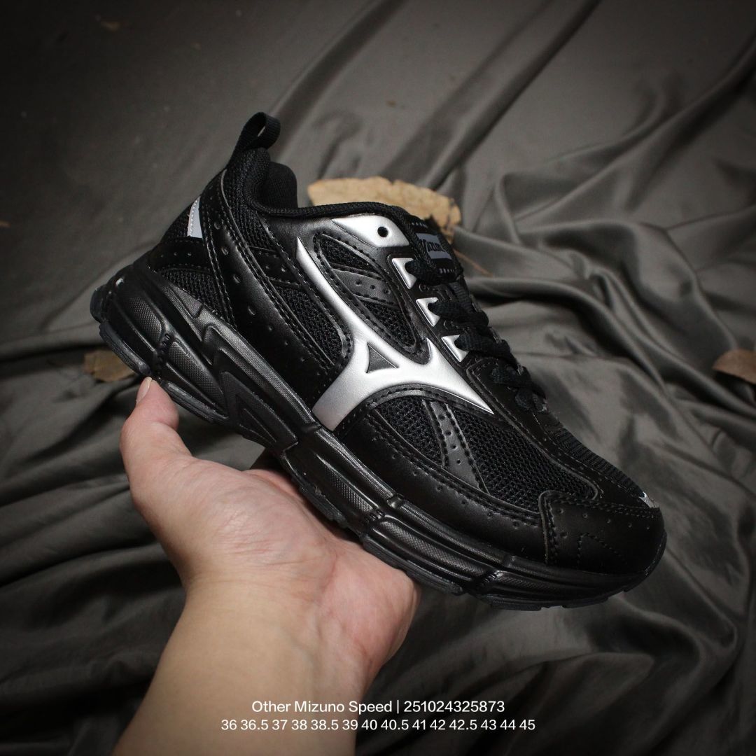 💰110
男女鞋真标半码制,升级原楦原纸版开发,采用透气网眼鞋面配合部分合成革材质,中底搭载MIZUNO经典WAVE 科技全新轻量EVA发泡缓震中底,外置防滑耐磨橡胶大底❗️探寻速度的极致,日本著名百年运动品牌·美津浓Mizuno Speed 快速1代系列低帮复古运动休闲慢跑鞋
类型:男女鞋
码数:36 36.5 37 38 38.5 39 40 40.5 41 42 42.5 43 44 45
编码:251024325.873