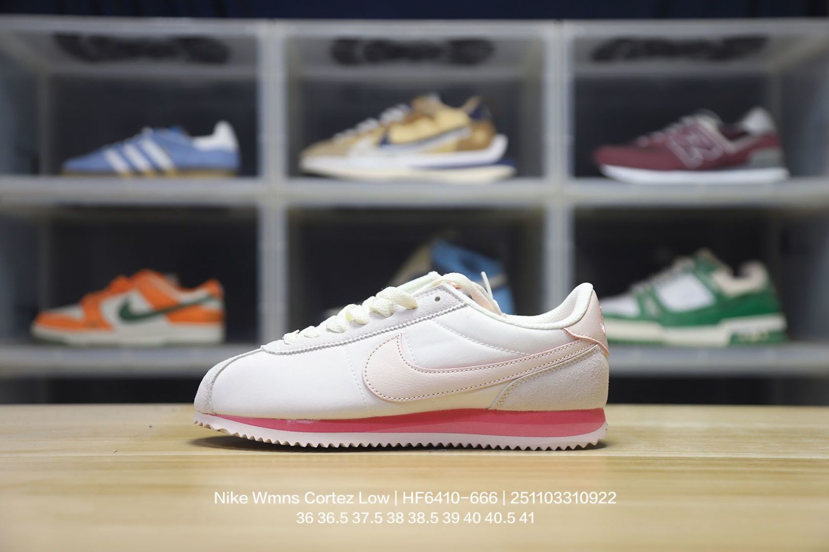 💰95
Nike/耐克 女鞋真标半码制,升级原楦原纸版开发版型,采用牛津布组合翻毛皮饰片鞋面材质,中底搭载双层EVA切片组合高密度发泡橡胶防滑外底❗️复古回归,初代跑鞋!耐克Nike Wmns Cortez Low"Light Soft Pink"阿甘初代系列低帮复古休闲运动慢跑鞋“米白浅粉红 HF6410-666
类型:女鞋
码数:36 36.5 37.5 38 38.5 39 40 40.5 41
编码:251103310.922