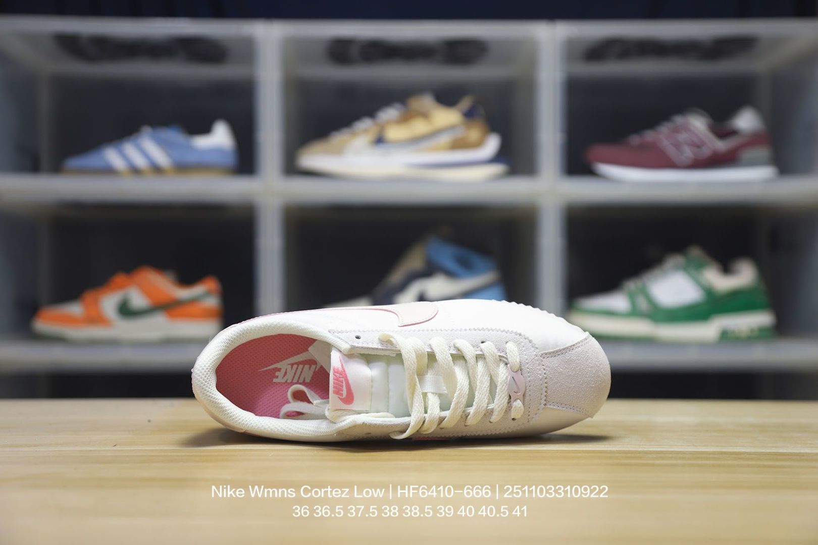 💰95
Nike/耐克 女鞋真标半码制,升级原楦原纸版开发版型,采用牛津布组合翻毛皮饰片鞋面材质,中底搭载双层EVA切片组合高密度发泡橡胶防滑外底❗️复古回归,初代跑鞋!耐克Nike Wmns Cortez Low"Light Soft Pink"阿甘初代系列低帮复古休闲运动慢跑鞋“米白浅粉红 HF6410-666
类型:女鞋
码数:36 36.5 37.5 38 38.5 39 40 40.5 41
编码:251103310.922