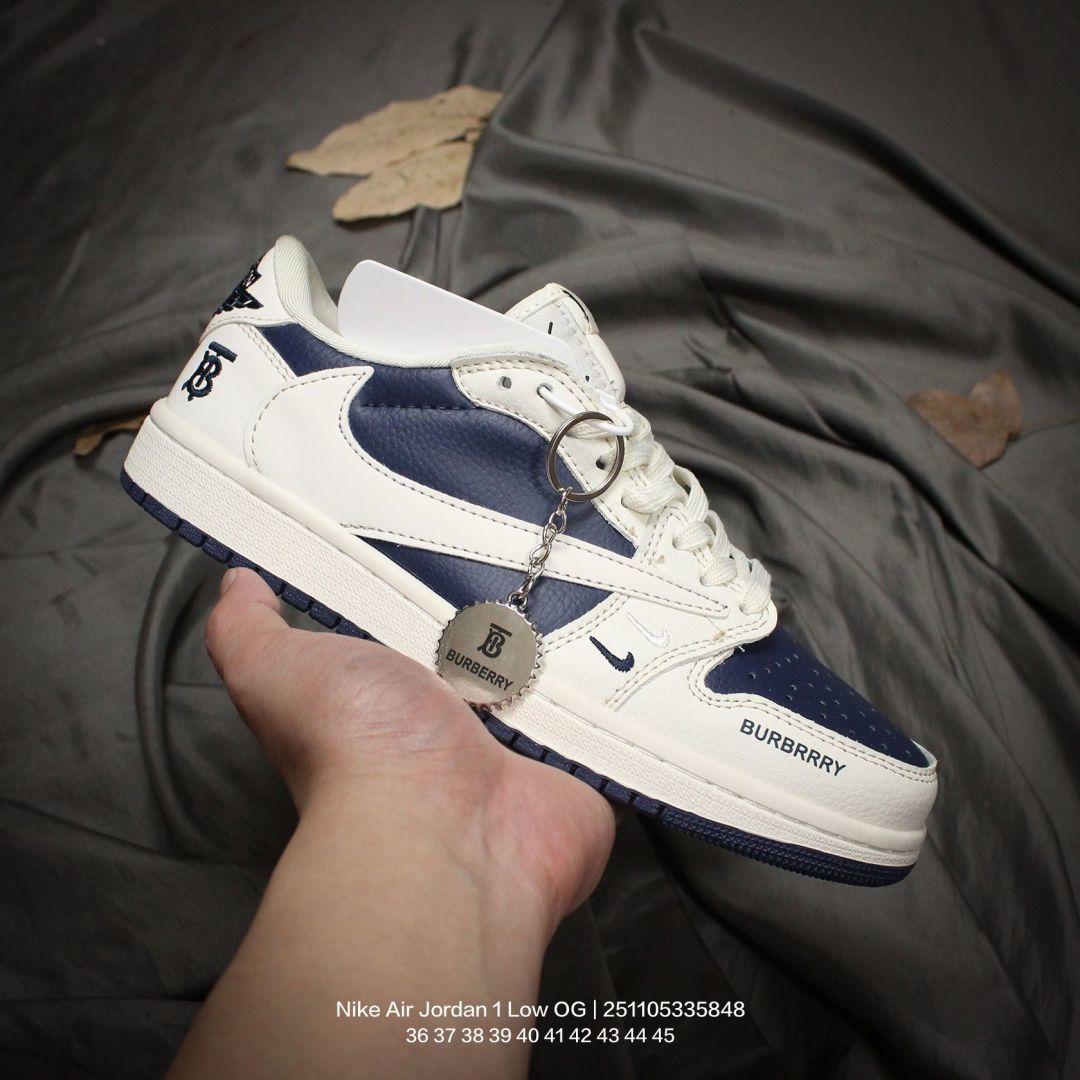 💰120
Jordan/乔丹  男女鞋真标半码制，采用软质牛剖革组合猪巴革鞋面材质，缜密拉帮中底布，鞋垫嵌EVA缓震物料及背胶，内置气垫及耐磨橡胶大底❗️当红嘻哈歌手特拉维斯·斯科特定制联乘法国顶级高奢品牌·路易威登Louis Vuitton x Travis Scott x Nike Air Jordan 1 Low OG SP"Beige/Grey/ LV"AJ1乔丹一代经典低帮文化百搭休闲运动篮球鞋“ 

类型：男女鞋
码数：36 37 38 39 40 41 42 43 44 45
编码：251105335.848