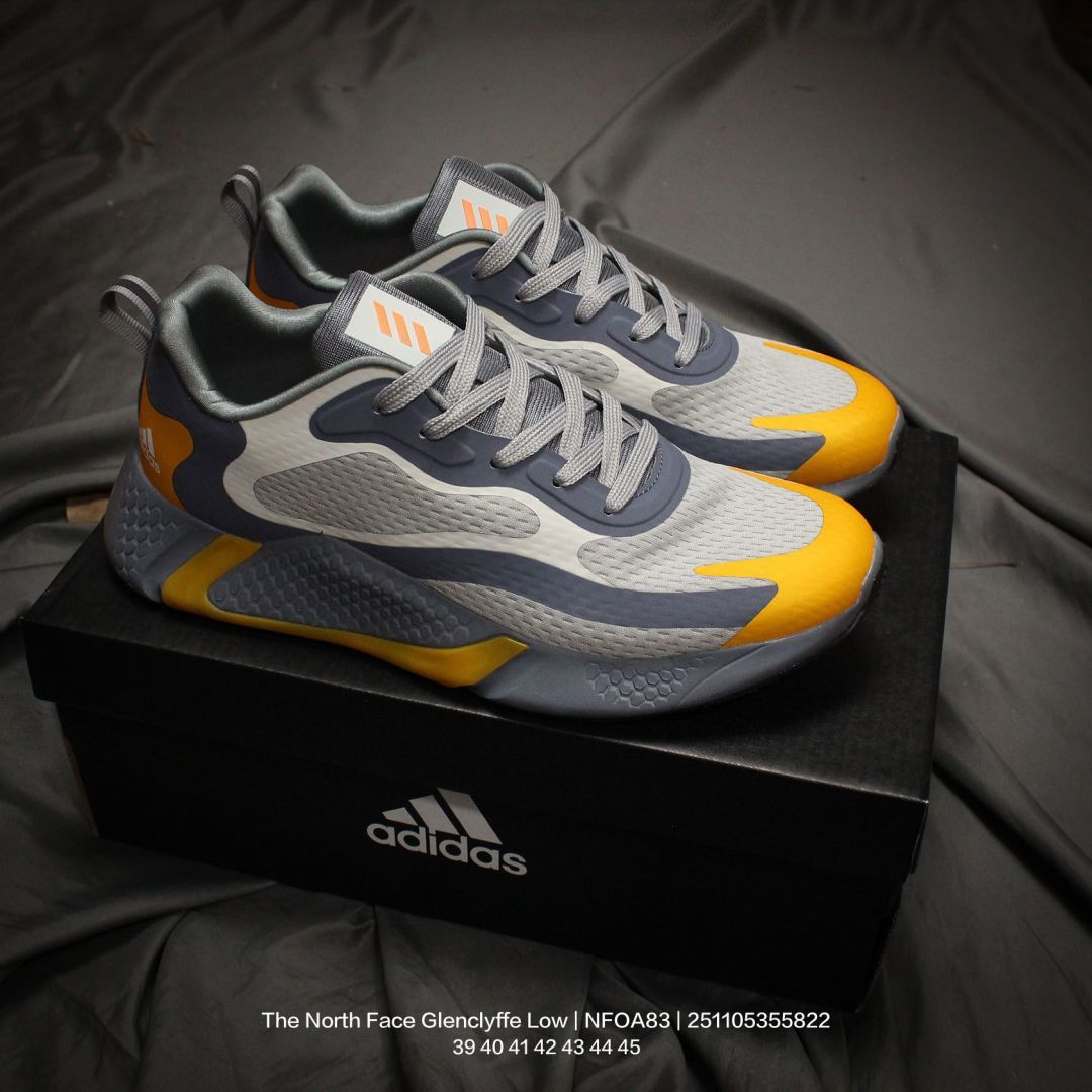 🈴💰140
The North Face/北面/乐斯菲斯 鞋原楦型开发纸版，采用防剐蹭复合牛津布料组合模塑鞋头橡胶片鞋面材质，中底嵌入EVA缓震组合耐磨锯齿耐磨橡胶大底❗北面机能风鞋太酷了!著名户外品牌-北面/The North Face Glenclyffe Low 格伦斯尼斯系列低帮机能户外风徒步登山运动训练鞋 NFOA83

类型：男鞋
码数：39 40 41 42 43 44 45
编码：251105355.822