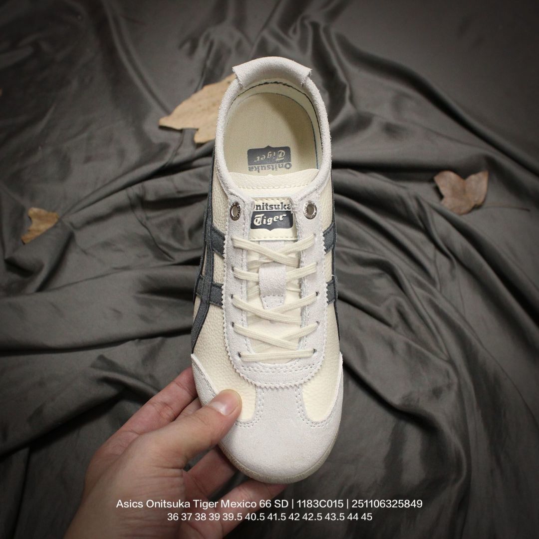 💰110
Asics/亚瑟士 男女鞋半码制,原楦原纸版开发,采用软质粒面牛剖革组合翻毛皮饰条鞋面材质,内嵌OrthoLite(欧索莱)透气吸汗鞋垫贴,搭载定型中底纸板及钢印效果,外置环保切片组合RB防滑耐磨橡胶外底❗️升级演绎融合经典,日产经典老牌-鬼塚虎/Onitsuka Tiger Mexico 66 SD 墨西哥升级版系列低帮复古经典虎爪百搭休闲皮革慢跑鞋 1183C015
类型:男女鞋
码数:36 37 38 39 39.5 40.5 41.5 42 42.5 43.5 44 45
编码:251106325.849