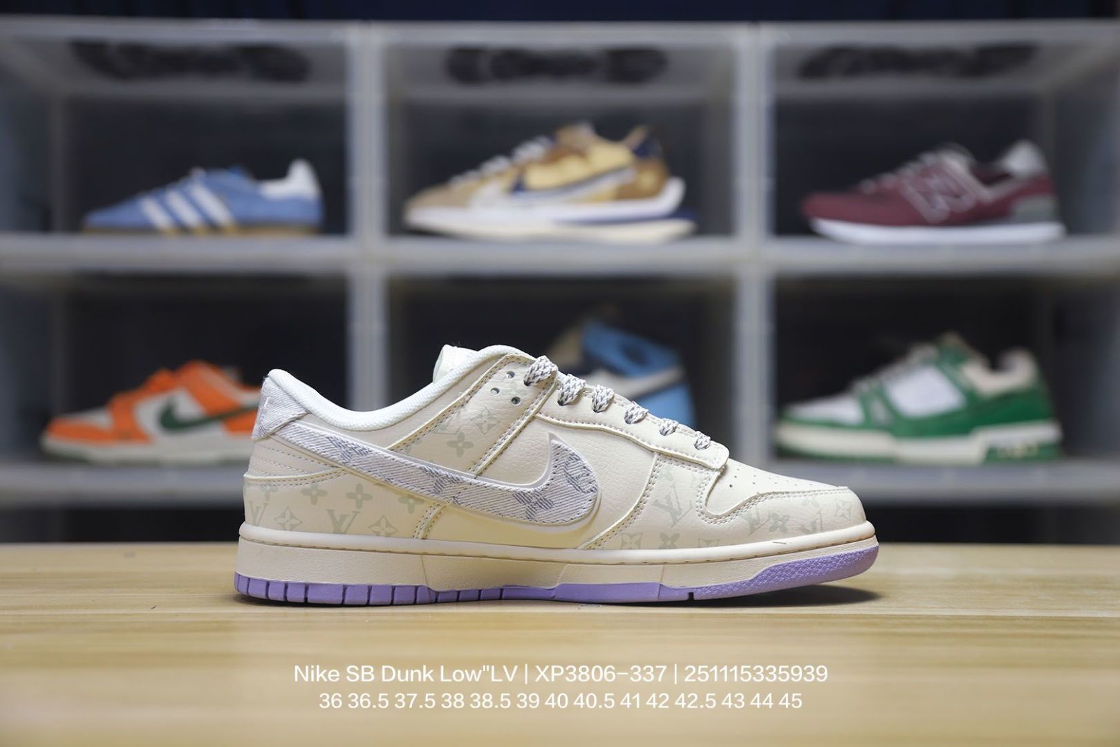 💰120
Nike/耐克 男女鞋真标半码制,全新更新数据窄楦翘头版型,采用荔枝纹牛剖革组合提花牛仔帆布鞋面材质,大厂水平严控清洁度,缜密拉帮中底布,鞋垫嵌EVA缓震物料及背胶,全新窄版翘头耐磨橡胶大底❗️创意定制配色,联乘法国顶级高奢品牌·路易威登Louis Vuitton x Nike SB Dunk Low"LV Monogram"扣篮系列低帮休闲运动滑板板鞋 XP3816-337
类型:男女鞋
码数:36 36.5 37.5 38 38.5 39 40 40.5 41 42 42.5 43 44 45
编码:251115335.939