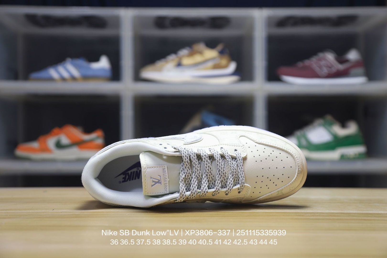 💰120
Nike/耐克 男女鞋真标半码制,全新更新数据窄楦翘头版型,采用荔枝纹牛剖革组合提花牛仔帆布鞋面材质,大厂水平严控清洁度,缜密拉帮中底布,鞋垫嵌EVA缓震物料及背胶,全新窄版翘头耐磨橡胶大底❗️创意定制配色,联乘法国顶级高奢品牌·路易威登Louis Vuitton x Nike SB Dunk Low"LV Monogram"扣篮系列低帮休闲运动滑板板鞋 XP3816-337
类型:男女鞋
码数:36 36.5 37.5 38 38.5 39 40 40.5 41 42 42.5 43 44 45
编码:251115335.939