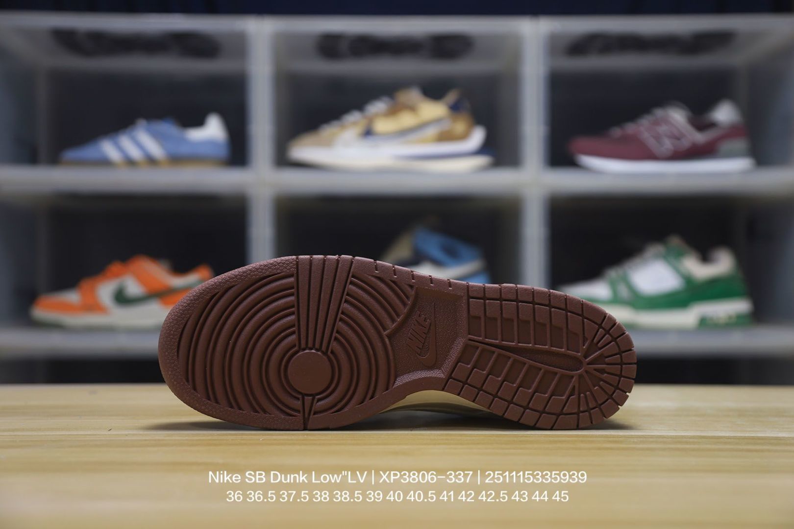 💰120
Nike/耐克 男女鞋真标半码制,全新更新数据窄楦翘头版型,采用荔枝纹牛剖革组合提花牛仔帆布鞋面材质,大厂水平严控清洁度,缜密拉帮中底布,鞋垫嵌EVA缓震物料及背胶,全新窄版翘头耐磨橡胶大底❗️创意定制配色,联乘法国顶级高奢品牌·路易威登Louis Vuitton x Nike SB Dunk Low"LV Monogram"扣篮系列低帮休闲运动滑板板鞋 XP3816-337
类型:男女鞋
码数:36 36.5 37.5 38 38.5 39 40 40.5 41 42 42.5 43 44 45
编码:251115335.939