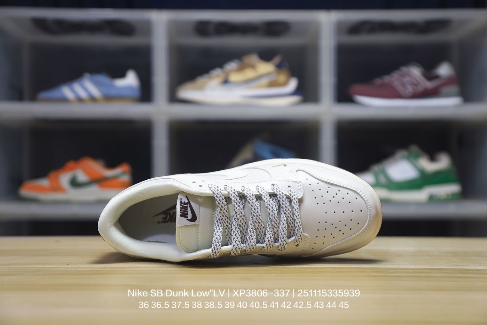 💰120
Nike/耐克 男女鞋真标半码制,全新更新数据窄楦翘头版型,采用荔枝纹牛剖革组合提花牛仔帆布鞋面材质,大厂水平严控清洁度,缜密拉帮中底布,鞋垫嵌EVA缓震物料及背胶,全新窄版翘头耐磨橡胶大底❗️创意定制配色,联乘法国顶级高奢品牌·路易威登Louis Vuitton x Nike SB Dunk Low"LV Monogram"扣篮系列低帮休闲运动滑板板鞋 XP3816-337
类型:男女鞋
码数:36 36.5 37.5 38 38.5 39 40 40.5 41 42 42.5 43 44 45
编码:251115335.939