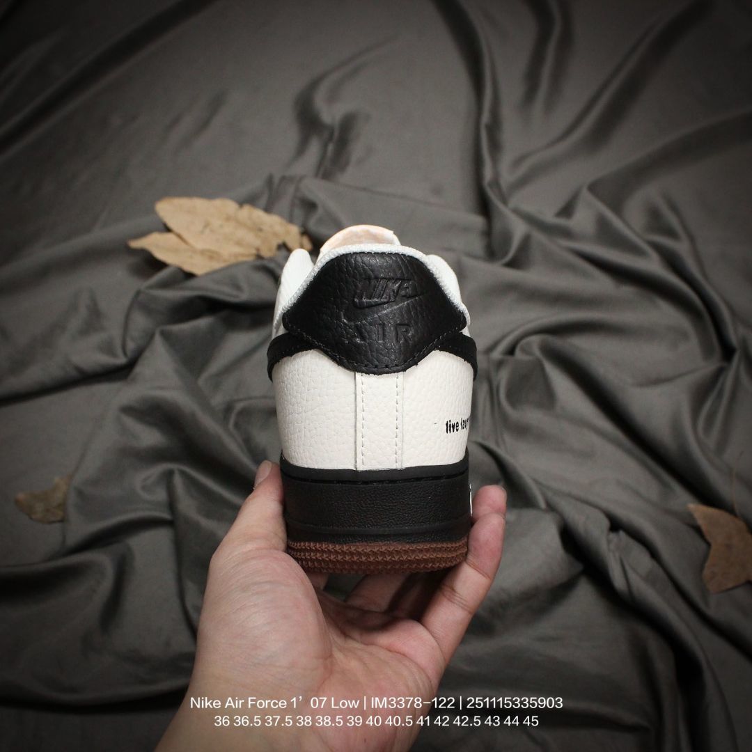 💰120 Nike/耐克 男女鞋真标半码制,原楦原纸版数据开发版型,采用硬质牛剖皮革鞋面材质,内置全掌Air Sole气垫❗官方新色,耐克Nike Air Force 1’07 Low"Sail/Fauna Brown"空军一号经典低帮百搭休闲运动板鞋“米白棕 IM3378-122 D 类型:男女鞋 码数:36 36.5 37.5 38 38.5 39 40 40.5 41 42 42.5 43 44 45 编码:251115335.903