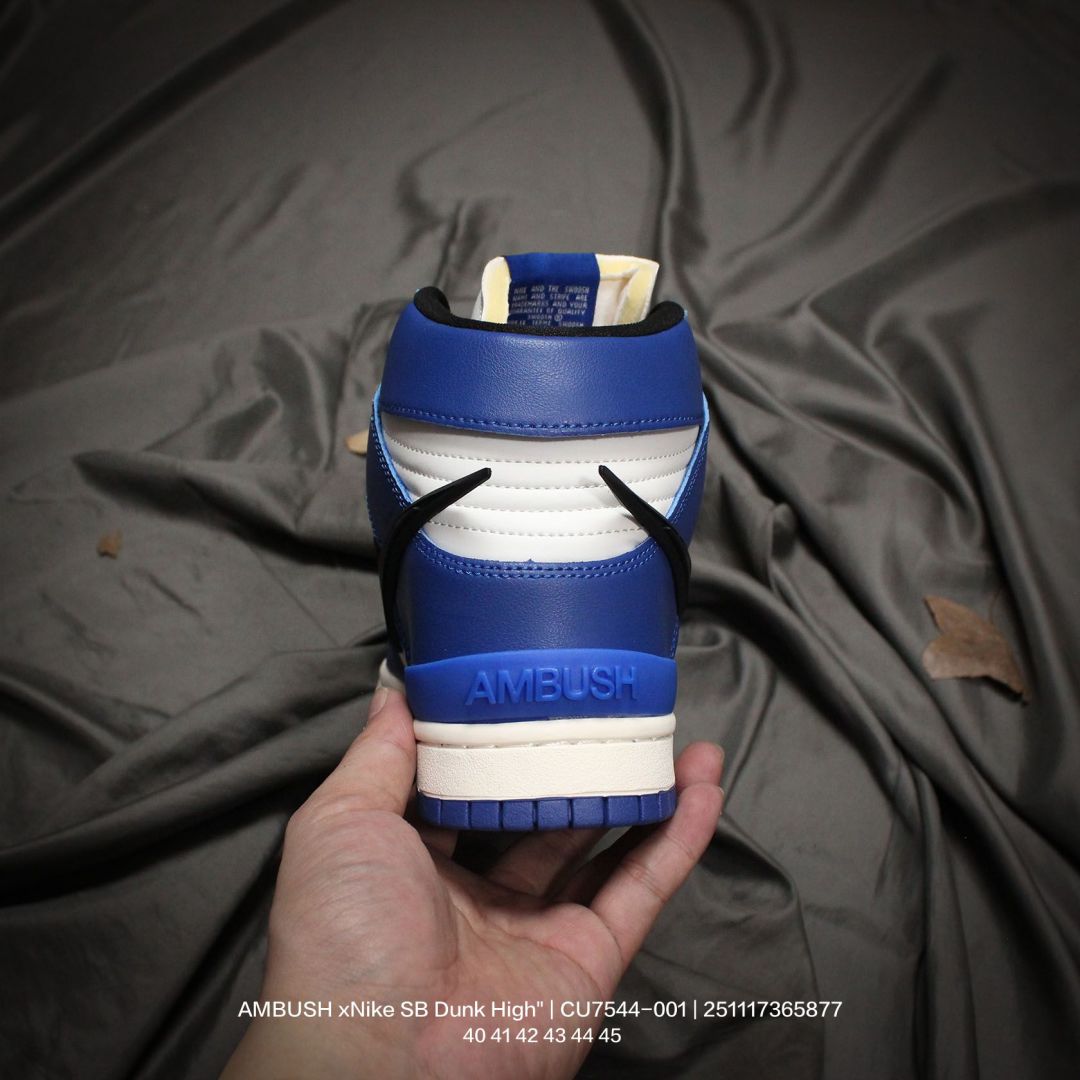 💰140
Nike/耐克 男女鞋真标半码制,升级原楦原纸版开发,采用软质粒皮鞋面材质,鞋垫嵌入缓震乳胶+Sole真气垫装置,原比值开发耐磨橡胶大底❗️冲破鞋身的超大钩子❗️ 携手日本时尚品牌AMBUSH xNike SB Dunk High"Black White"扣篮系列高帮休闲运动滑板板鞋扣篮系列高帮休闲运动滑板板鞋 CU7544-001
类型:男女鞋
码数:36 37 38 39 40 41 42 43 44 45
编码:251117365.877