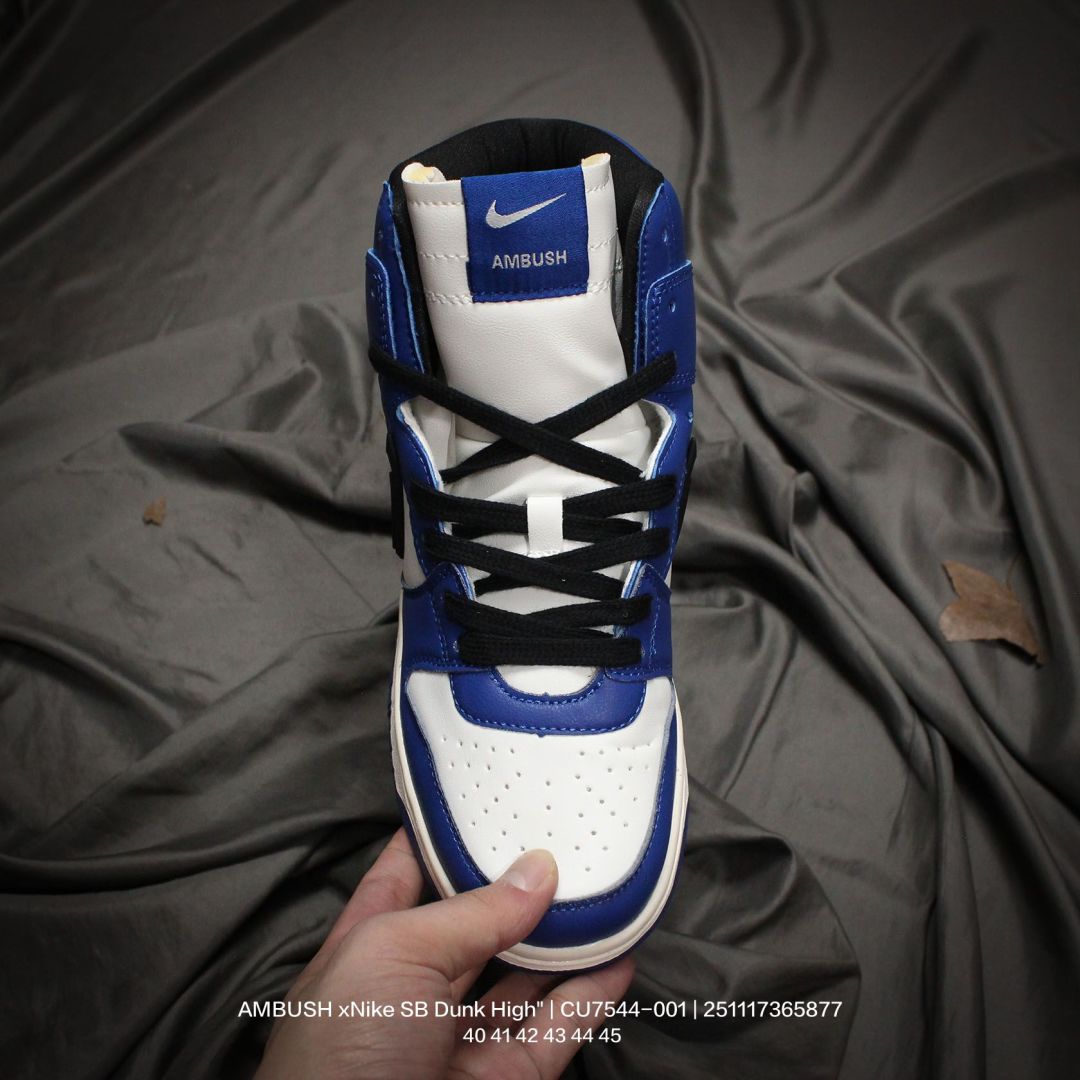 💰140
Nike/耐克 男女鞋真标半码制,升级原楦原纸版开发,采用软质粒皮鞋面材质,鞋垫嵌入缓震乳胶+Sole真气垫装置,原比值开发耐磨橡胶大底❗️冲破鞋身的超大钩子❗️ 携手日本时尚品牌AMBUSH xNike SB Dunk High"Black White"扣篮系列高帮休闲运动滑板板鞋扣篮系列高帮休闲运动滑板板鞋 CU7544-001
类型:男女鞋
码数:36 37 38 39 40 41 42 43 44 45
编码:251117365.877