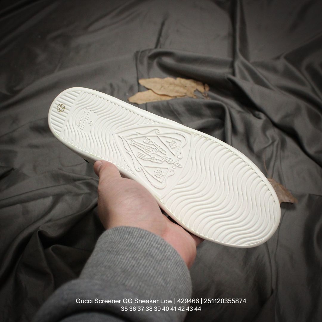 💰140
GUCCI/古驰 采用软感磨砂小牛皮及纯棉提花布鞋面材质,正确抓绒毛巾绒内里及头层皮革灌塑PU乳胶脚垫,外置做旧效果双层TPU防变形橡胶大底❗️意大利时装奢饰品牌·古驰Gucci Screener GG Sneaker Low 经典原型系列复古百搭老爹休闲板鞋 429466
类型:男女鞋
码数:35 36 37 38 39 40 41 42 43 44
编码:251120355.874