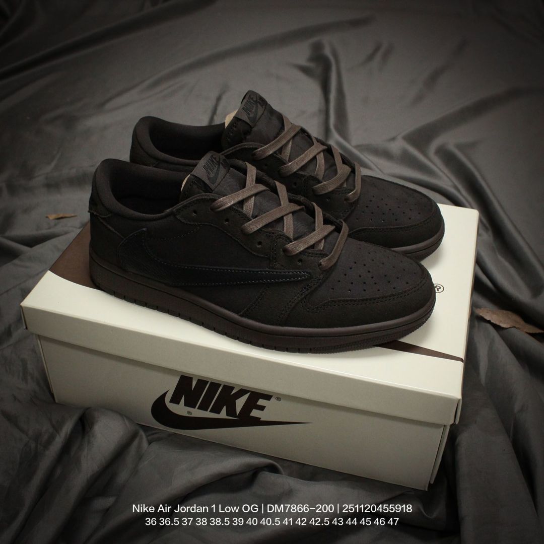 🈴💰230
Jordan/乔丹 升级全新原装窄版楦型原档案原数据开发,采用荔枝纹磨砂革鞋面材质,原厂立体填充鞋舌海绵,中底注胶孔及缜密中底拉帮工艺,原数据内置气垫及耐磨橡胶大底❗全新10.0倒钩配色!当红嘻哈歌手特拉维斯·斯科特携手Travis Scott x Nike Air Jordan 1 Low OG"Medium Olive"AJ1乔丹一代经典低帮文化百搭休闲运动篮球鞋“TS联名反转橄榄绿白黑倒钩10.0 DM7866-200
类型:男女鞋
码数:36 36.5 37 38 38.5 39 40 40.5 41 42 42.5 43 44 45 46 47
编码:251120455.918