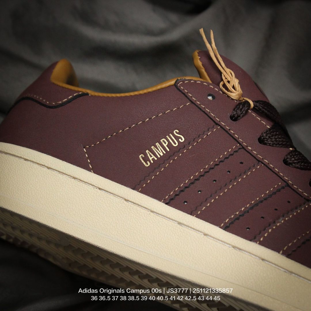 💰120
Adidas/阿迪达斯 男女鞋半码制,采用荔枝纹纤维革鞋面材质,内嵌欧索莱Ortholite® 混合(再生)鞋垫,外置RB防滑耐磨橡胶大底❗️潮流我熟,面包鞋就选这款!阿迪达斯Adidas Originals Campus 00s 学院系列面包风经典复古低帮百搭休闲运动板鞋“ JS3777
类型:男女鞋
码数:36 36.5 37 38 38.5 39 40 40.5 41 42 42.5 43 44 45
编码:251121335.857