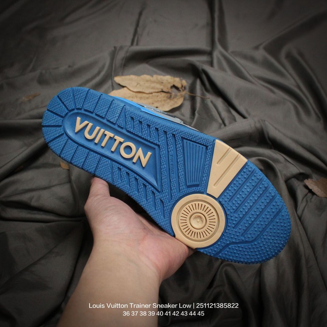 💰170
Louis Vuitton/路易威登 男女鞋配置厚实抽屉礼品鞋盒,采用荔枝纹纤维革组合粒面牛剖革鞋面材质,鞋垫嵌入软脚感EVA物料,外置TPR光泽隔色鞋底❗法国巴黎百年奢侈品牌LV路易威登Louis Vuitton Trainer Sneaker Low 运动系列低帮复古百搭休闲运动文化篮球板鞋“
类型:男女鞋
码数:36 37 38 39 40 41 42 43 44 45
编码:251121385.822