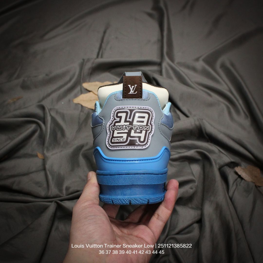 💰170
Louis Vuitton/路易威登 男女鞋配置厚实抽屉礼品鞋盒,采用荔枝纹纤维革组合粒面牛剖革鞋面材质,鞋垫嵌入软脚感EVA物料,外置TPR光泽隔色鞋底❗法国巴黎百年奢侈品牌LV路易威登Louis Vuitton Trainer Sneaker Low 运动系列低帮复古百搭休闲运动文化篮球板鞋“
类型:男女鞋
码数:36 37 38 39 40 41 42 43 44 45
编码:251121385.822