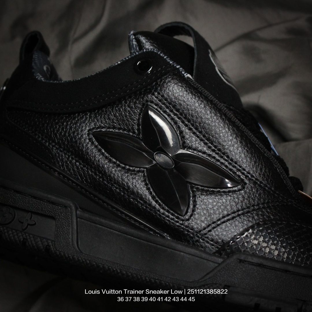 💰170
Louis Vuitton/路易威登 男女鞋配置厚实抽屉礼品鞋盒,采用荔枝纹纤维革组合粒面牛剖革鞋面材质,鞋垫嵌入软脚感EVA物料,外置TPR光泽隔色鞋底❗法国巴黎百年奢侈品牌LV路易威登Louis Vuitton Trainer Sneaker Low 运动系列低帮复古百搭休闲运动文化篮球板鞋“
类型:男女鞋
码数:36 37 38 39 40 41 42 43 44 45
编码:251121385.822