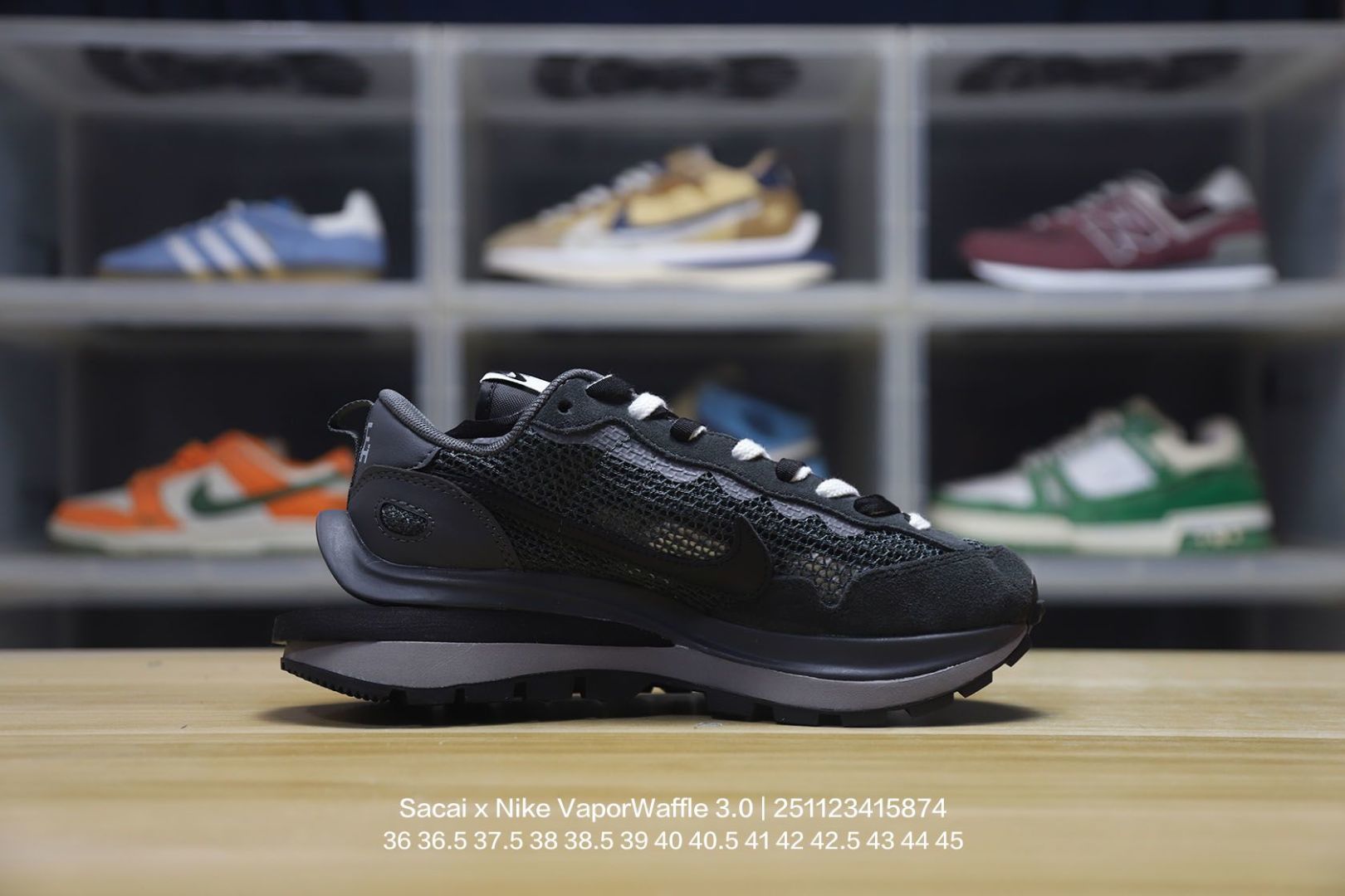 💰190
Nike/耐克 原厂机台飞织网纱鞋面材质,东莞百宏织唛双鞋舌标,正确数据印转工艺,钩子的边缘描漆整齐,独立私模正确五层分离大底,中底嵌入超轻发泡EVA缓震材质及V型TPU稳固支持架,双层进口无味切片打磨组合鞋底,外置超国标95%橡胶外底❗再掀解构热潮,潮流时尚增高利器❗联名日式解构美学小众时装品牌Sacai x Nike VaporWaffle 3.0"Royal Fuchsia"系列改良马拉松变形解构前卫设计五层底休闲运动慢跑鞋“透吸浅灰黑红宝蓝大重叠双钩子”
类型:男女鞋
码数:36 36.5 37.5 38 38.5 39 40 40.5 41 42 42.5 43 44 45
编码:251123415.874